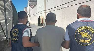 41 yıl hapis cezasıyla aranan şüpheli, kızının evinde yakalandı