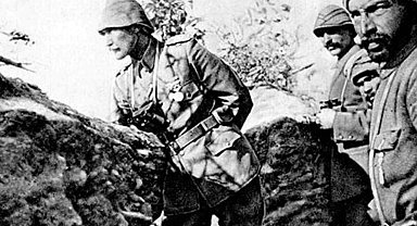 57'nci Alay'ın yer altındaki savaşının hatırası olan kurşun, Atatürk'e hediye edilmiş