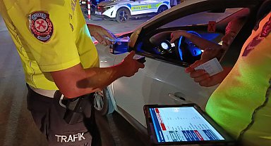 Adana'da yapılan trafik denetiminde 98 sürücüye 596 bin TL para cezası kesildi