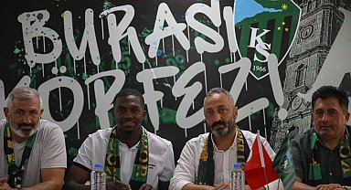 Anfernee Jamal Dijksteel resmen Kocaelispor'da
