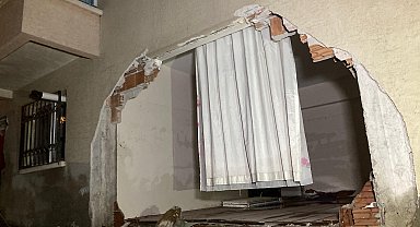 Ankara'da sağanak sele neden oldu; evin oda duvarı yıkıldı