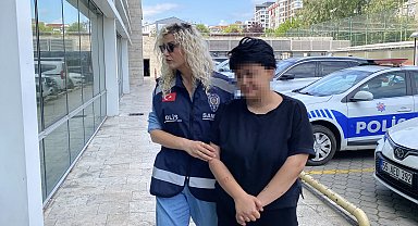 Annesini 11 yerinden bıçakla yaraladı