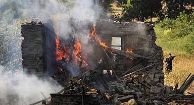 Antalya'da 1 orman yangını sürüyor; 3'ü kontrol altında