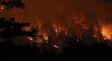 Antalya'da rekor sıcaklıkta 'orman yangını fırtınası'