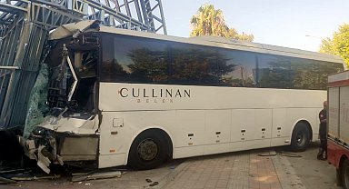 Antalya'da zincirleme kaza: 26 yaralı