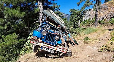 Aydın'da cip şarampole yuvarlandı: 1'i çocuk 3 yaralı