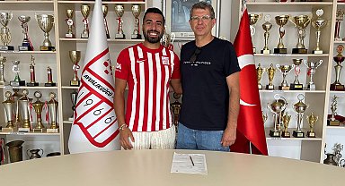 Ayvalıkgücü Ufuk Özcan'la imzaladı