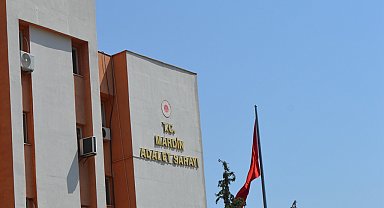 Babasını bombayla öldürmeye çalışan oğlu ile 3 arkadaşı hakkında 29 yıla kadar hapis istendi