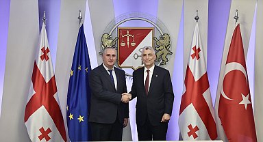 Bakan Bolat, Gürcistan Maliye Bakanı Khutsishvili ile bir araya geldi