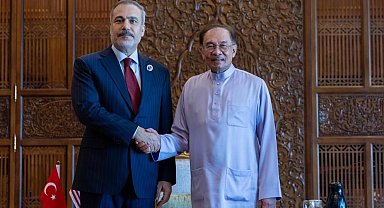 Bakan Fidan, Malezya Başbakanı Enver İbrahim ile görüştü