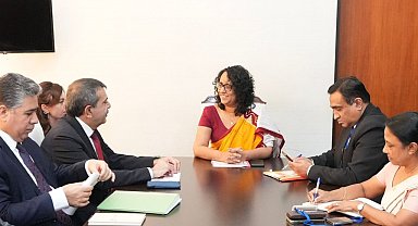 Bakan Tekin, Sri Lanka Başbakanı Amarasuriya ile görüştü