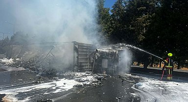 Balıkesir'de devrilip, alev alan TIR'ın şoförü yaralandı