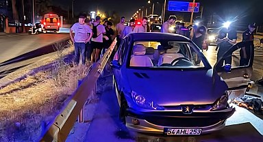 Bariyerlere çarpan otomobilin sürücüsü öldü