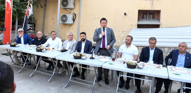 Başkan Aydın Halkın Dertlerini Dinleyerek Çözümler Üretiyor