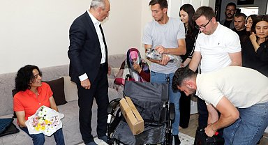 Başkan Sekmen'den komşularının darbettiği bedensel engelli kadına yeni tekerlekli sandalye