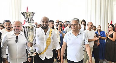 Başpehlivan Okulu'ya, memleketinde görkemli karşılama