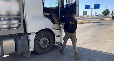 Batman - Kamyondaki uyuşturucuyu 'Alfa' buldu Video eklendi