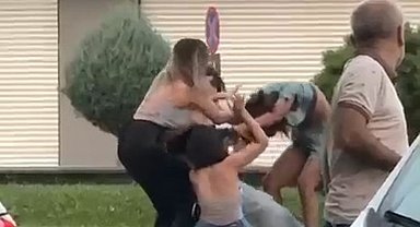 Batman'da genç kızların kavgası kamerada