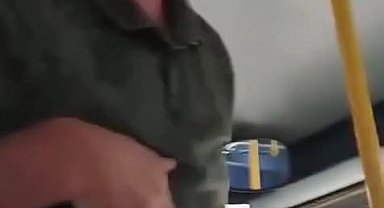 Bedensel engelli yolcuyla tartışıp durak dışında indiren halk otobüsü şoförüne ceza