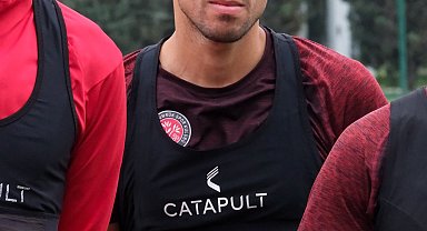 Berkay Özcan, Fatih Karagümrük'te ilk antrenmanına çıktı