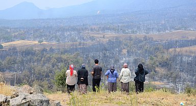 Bilecik'te evlerini boşaltan köylülerden 'yangın nöbeti'