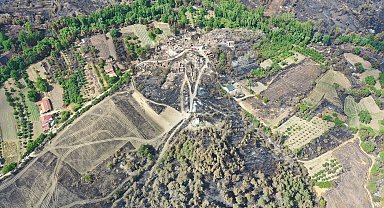 Bilecik'teki yangında alevler tarihi köyü küle çevirdi: Uçan bir kuşun yanarak düştüğünü gördüm