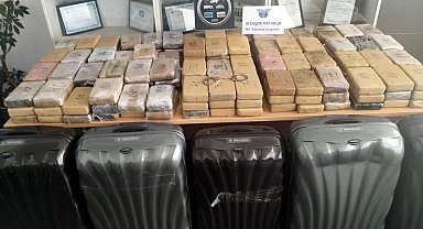 Bulgaristan gümrüğünde, Türkiye'ye girmek üzere gelen cipte 205 kilo kokain ele geçirildi