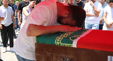 Bursa yangınında ölen gönüllü, gözyaşlarıyla uğurlandı