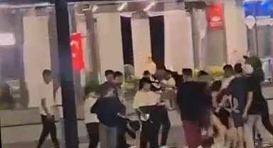 Bursa'da bıçaklı şüpheli, anne ve 2 kızı ile yardıma gelen bir kişiyi yaraladı