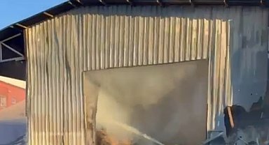 Bursa'da ihracat deposu çıkan yangında kullanılamaz hale geldi