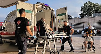 Bursa'da iki otomobil çarpıştı: 1'i ağır 4 yaralı