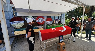 Bursa'da kazada ölen çift ile oğulları toprağa verildi Video eklendi