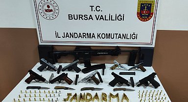 Bursa'da ruhsatsız silah operasyonu: Çok sayıda tabanca ve mermi ele geçirildi