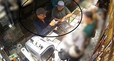 Çaldıkları altınlarla Gürcistan'a kaçarken sınır kapısında yakalandılar