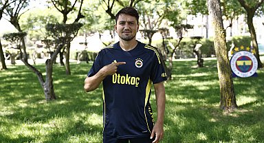 Cengiz Ünder: Fenerbahçe'de oynamak ayrı bir gurur, çok güçlü dönmek istiyorum
