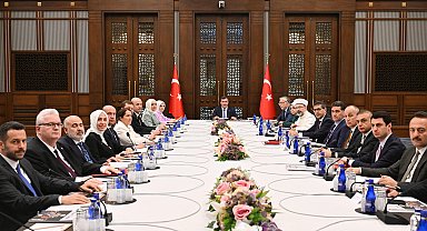 Cevdet Yılmaz: Evlenme ve çocuk sahibi olmada yaş ortalamasını düşürmek temel önceliklerimiz arasında