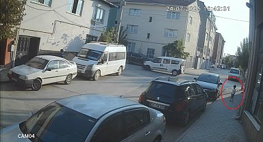 Cipin çarptığı çocuk öldü; kaza kamerada