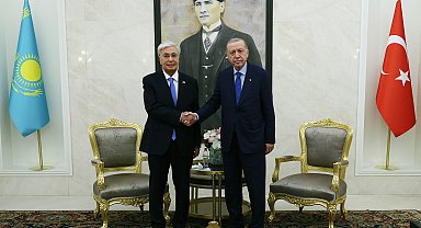 Cumhurbaşkanı Erdoğan, Kazakistan Cumhurbaşkanı Tokayev'i resmi törenle karşıladı