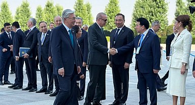Cumhurbaşkanı Erdoğan, Kazakistan Cumhurbaşkanı Tokayev'i resmi törenle karşıladı