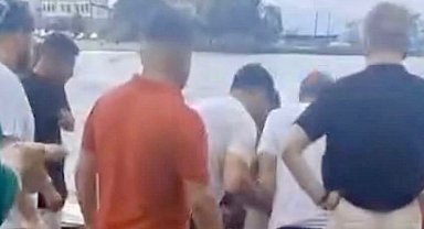 Denizde boğulma tehlikesi geçiren kızını kurtarmak isteyen baba, öldü