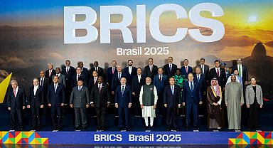Dışişleri Bakanı Fidan, 17'nci BRICS Liderler Zirvesi'nde aile fotoğrafı çekimine katıldı