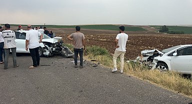 Diyarbakır'da iki otomobil kafa kafaya çarpıştı: 5 yaralı