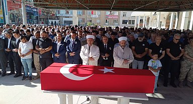 Diyarbakır'da polis memuru, trafik kazasında hayatını kaybetti