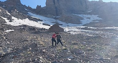 Erciyes'te mahsur kalan dağcı kurtarıldı