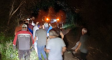 Erzurum'da otomobil sele kapıldı, içindeki kadın 150 metre sürüklendi