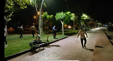 Eşinin yanında bıçaklanarak öldürüldü