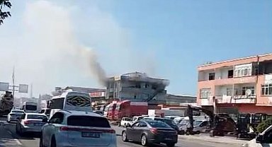 Evde çıkan yangında mahsur kalan kişi kurtarıldı