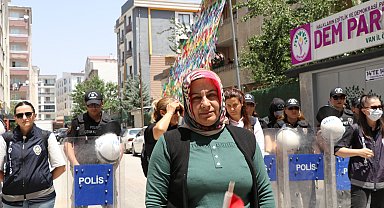 Evlat eylemindeki aileler slogan atmadan yürüdü