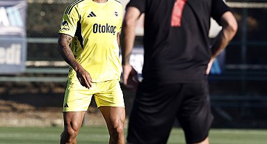 Fenerbahçe hazırlık maçında Fatih Karagümrük'le 2-2 berabere kaldı