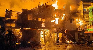 Filipinler'de yangın: Bin kişi evsiz kaldı